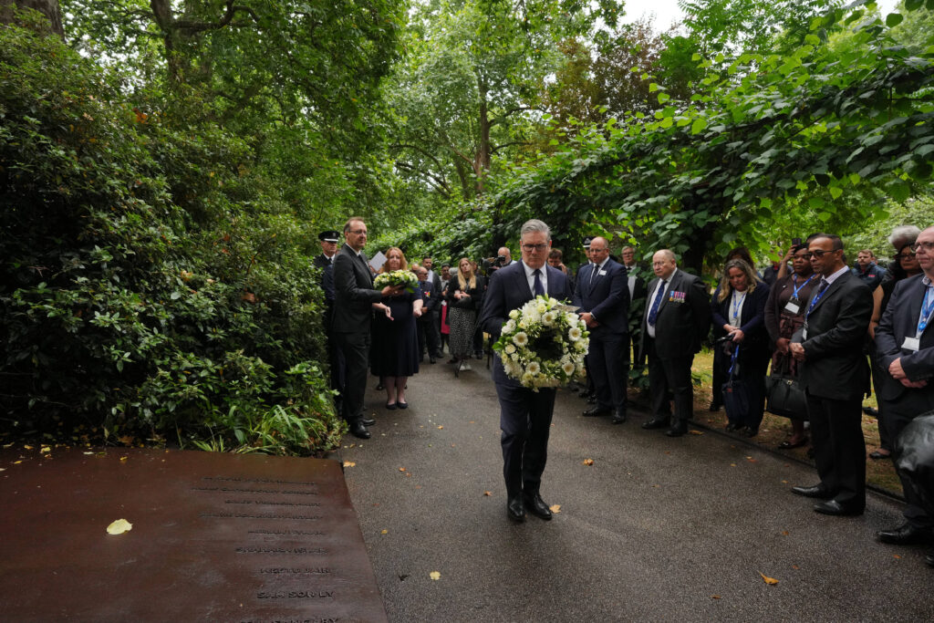 Keir Starmer laying a wreath at the 20th anniversary memorial of the 7/7 attacks in Tavistock Square